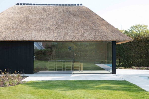 Unicus Poolhouse Toit de chaume