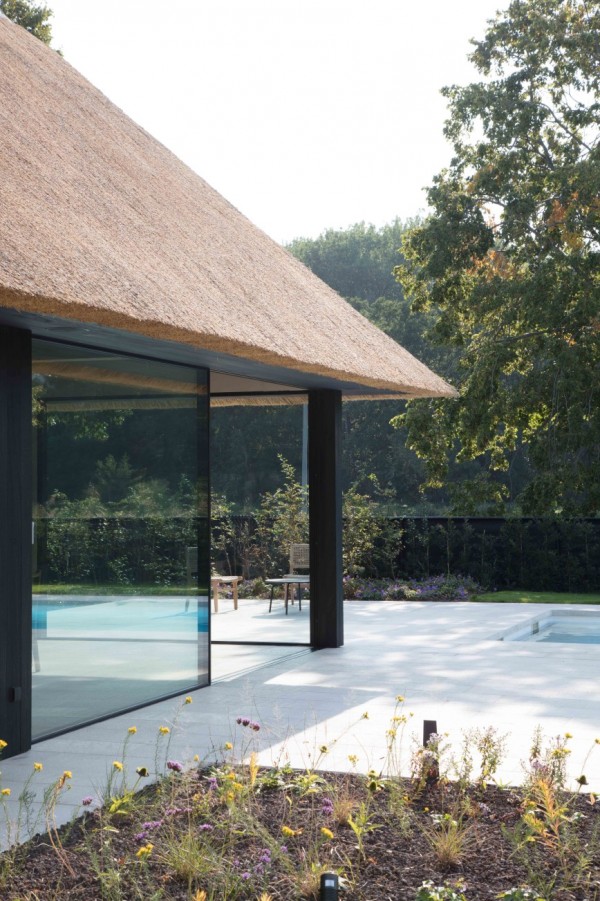 Unicus Poolhouse Rieten Dak