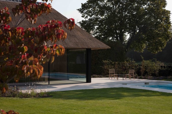 Unicus Poolhouse Thatched Roof
