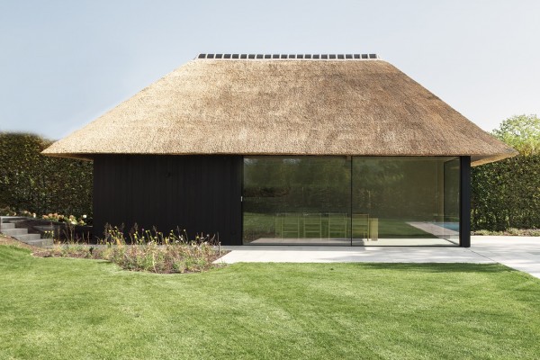 Unicus Poolhouse Thatched Roof