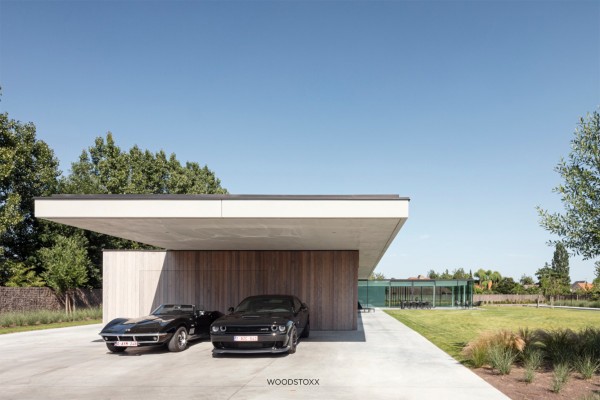 realisation facade cladding in afrormosia wood planchettes and beams