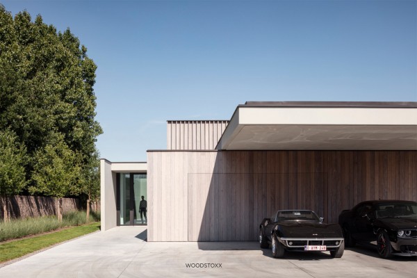 realisation facade cladding in afrormosia wood planchettes and beams