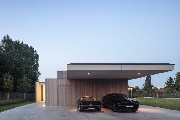 realisation facade cladding in afrormosia wood planchettes and beams